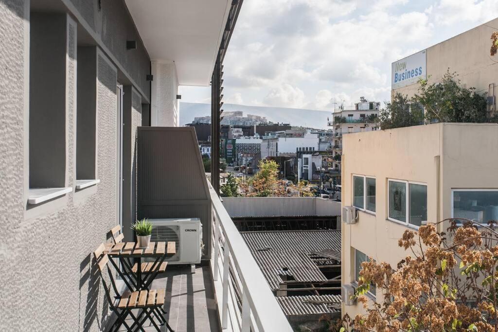 In Keramikos, Apartment