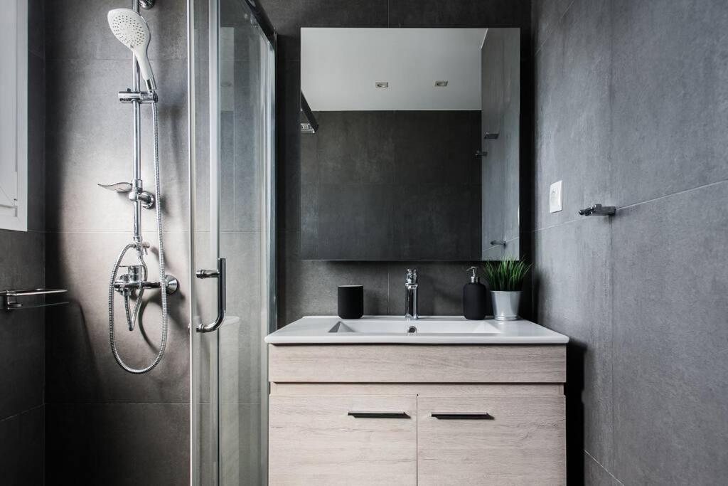 In Keramikos, Apartment *