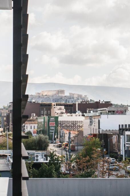 In Keramikos, *