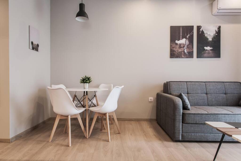 Apartment In Keramikos, Athens